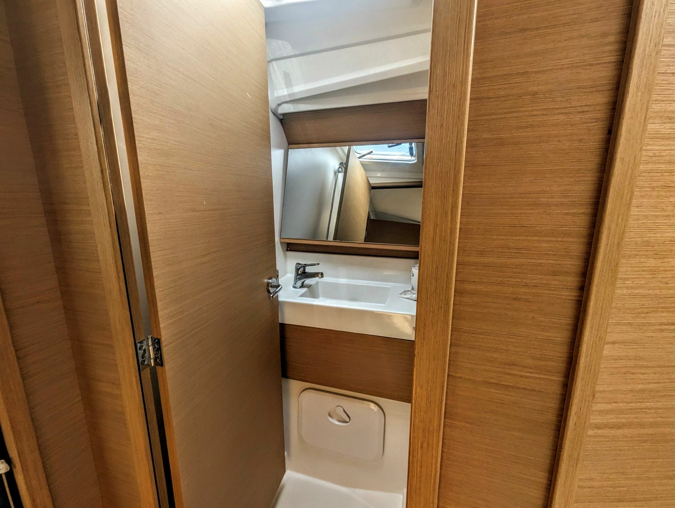 Jeanneau Sun Odyssey 410 | Eretmochelys