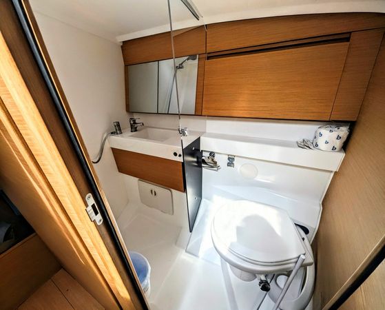 Jeanneau Sun Odyssey 410 | Eretmochelys