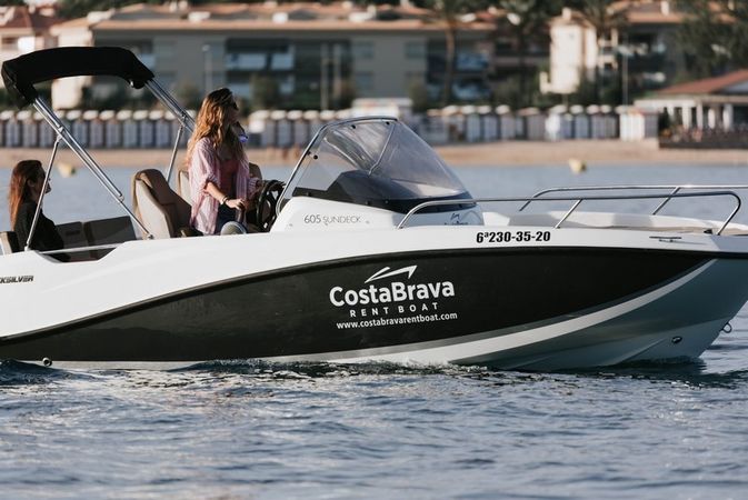 Quicksilver 605 | Sundeck