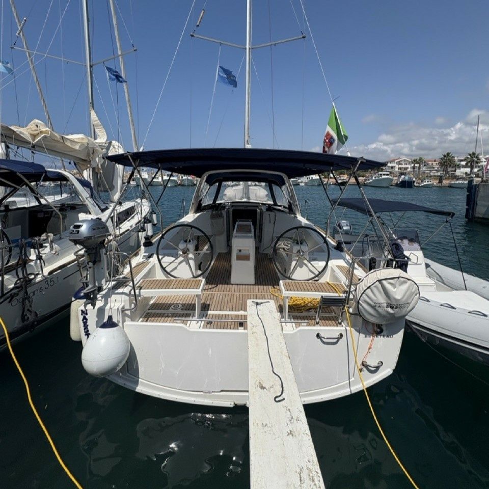 Beneteau Oceanis 38.1 | Maestrale