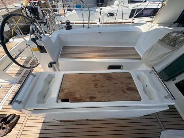 Beneteau Oceanis 38.1 | Maestrale