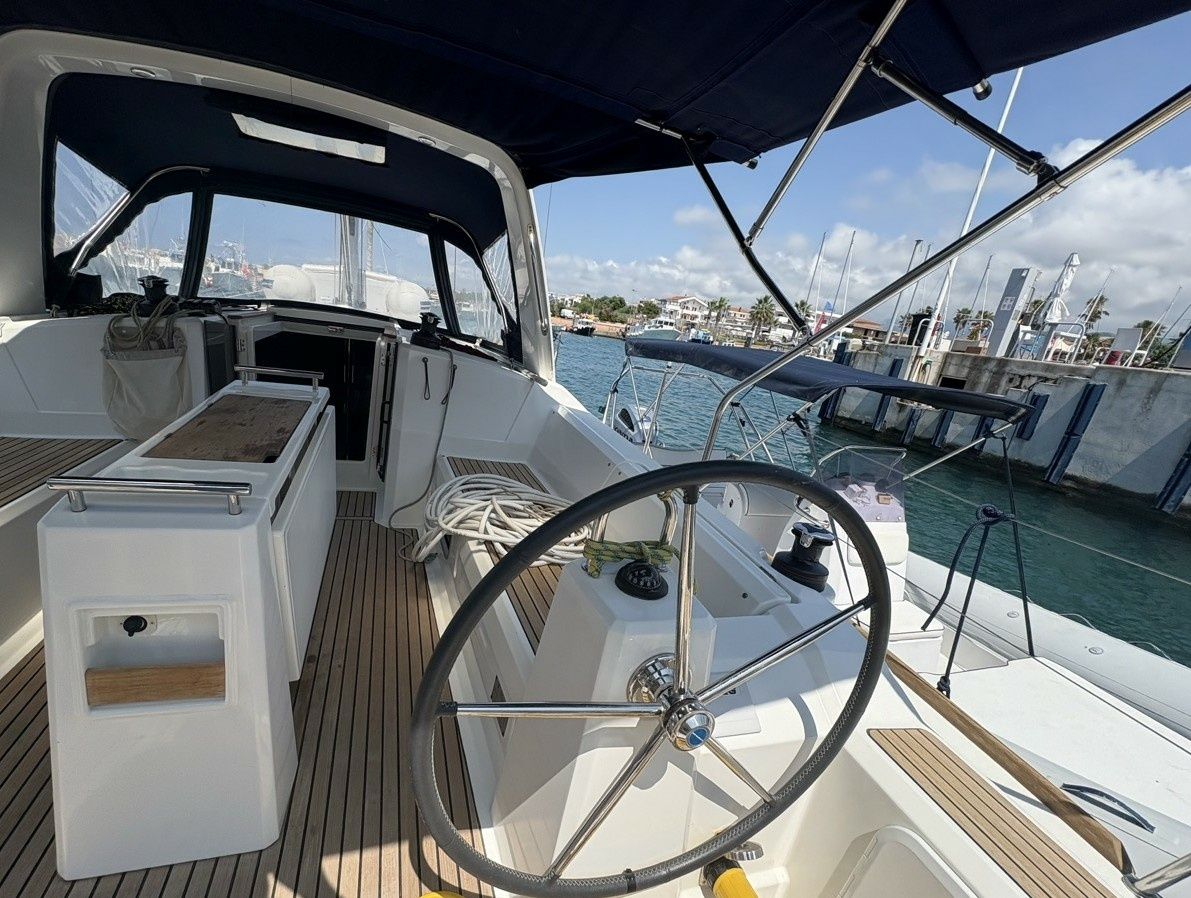 Beneteau Oceanis 38.1 | Maestrale