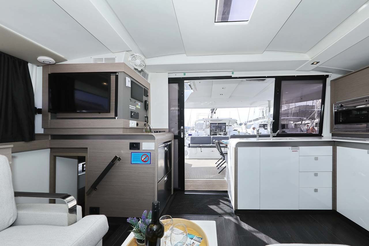 Fountaine Pajot Isla 40 | Chilli