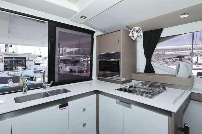 Fountaine Pajot Isla 40 | Chilli