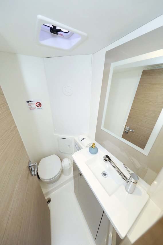 Fountaine Pajot Isla 40 | Chilli