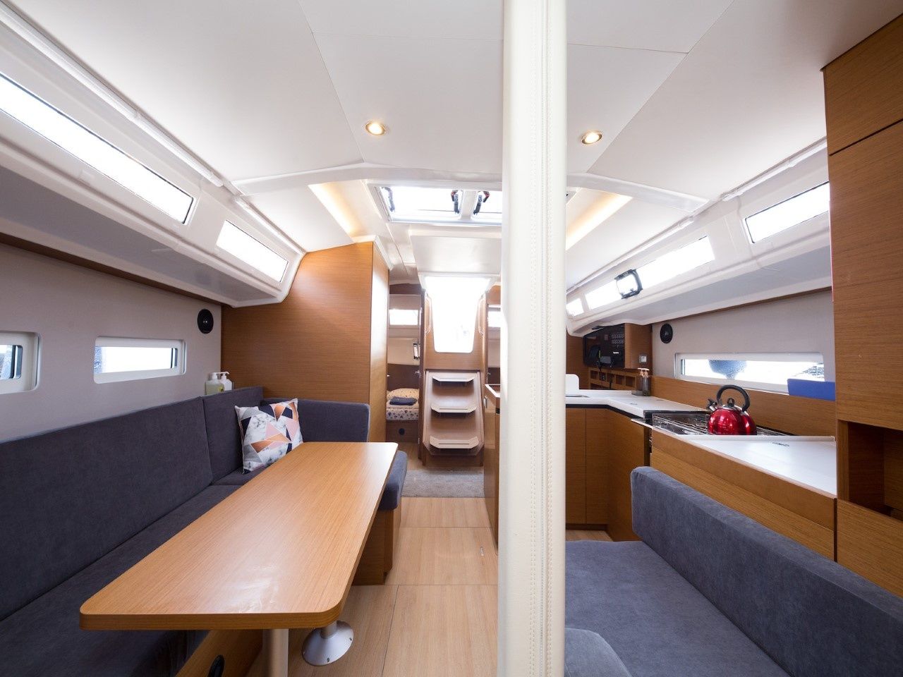 Jeanneau Sun Odyssey 410 | Suncity 3