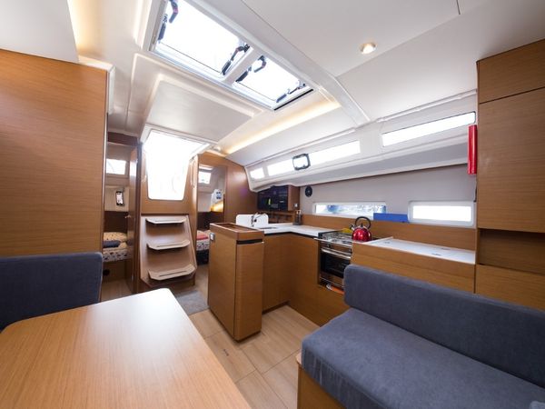 Jeanneau Sun Odyssey 410 | Suncity 3
