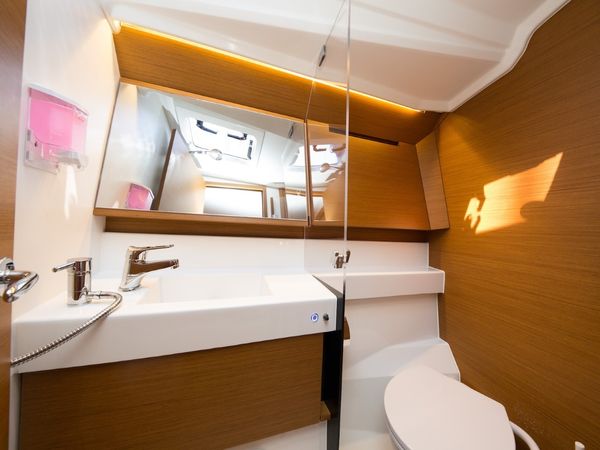 Jeanneau Sun Odyssey 410 | Suncity 3