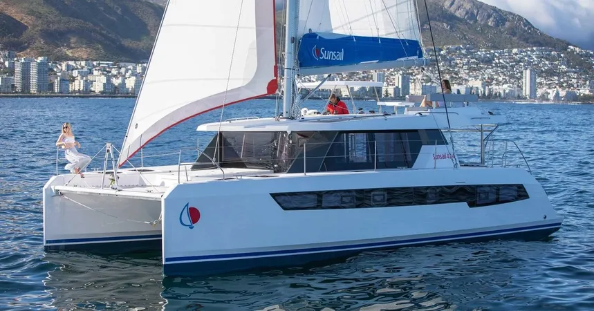 Leopard 42 | Sunsail 223