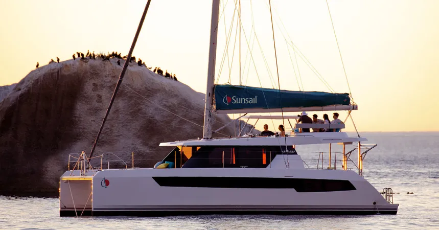 Leopard 42 | Sunsail 221