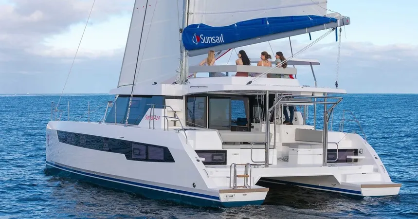 Leopard 42 | Sunsail 224