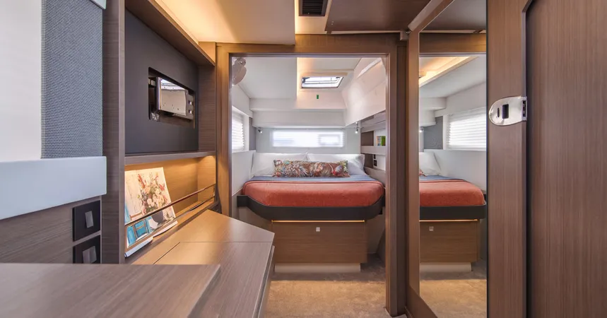 Leopard 42 | Sunsail 2214