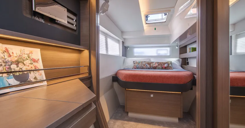 Leopard 42 | Sunsail 2215