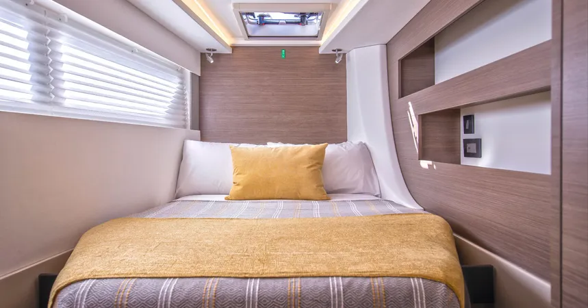 Leopard 42 | Sunsail 2218