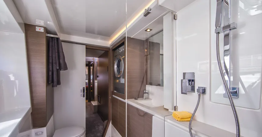 Leopard 42 | Sunsail 2222