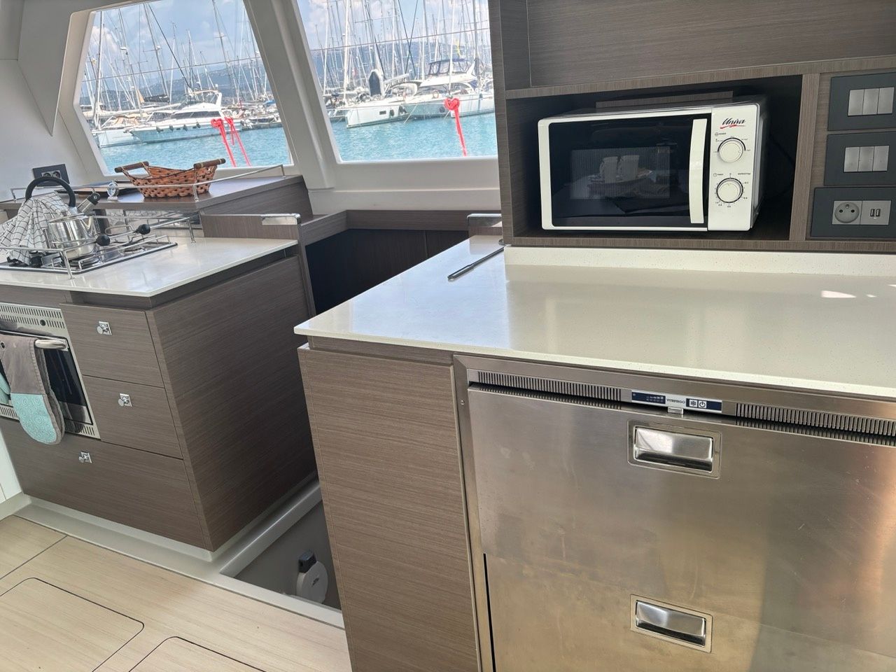 Leopard 42 | Sunsail 22