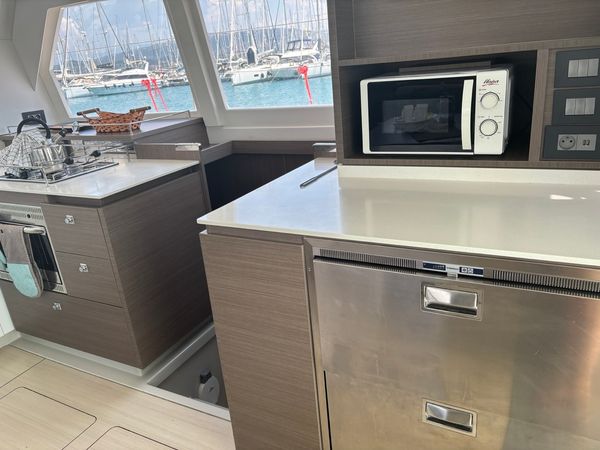 Leopard 42 | Sunsail 22