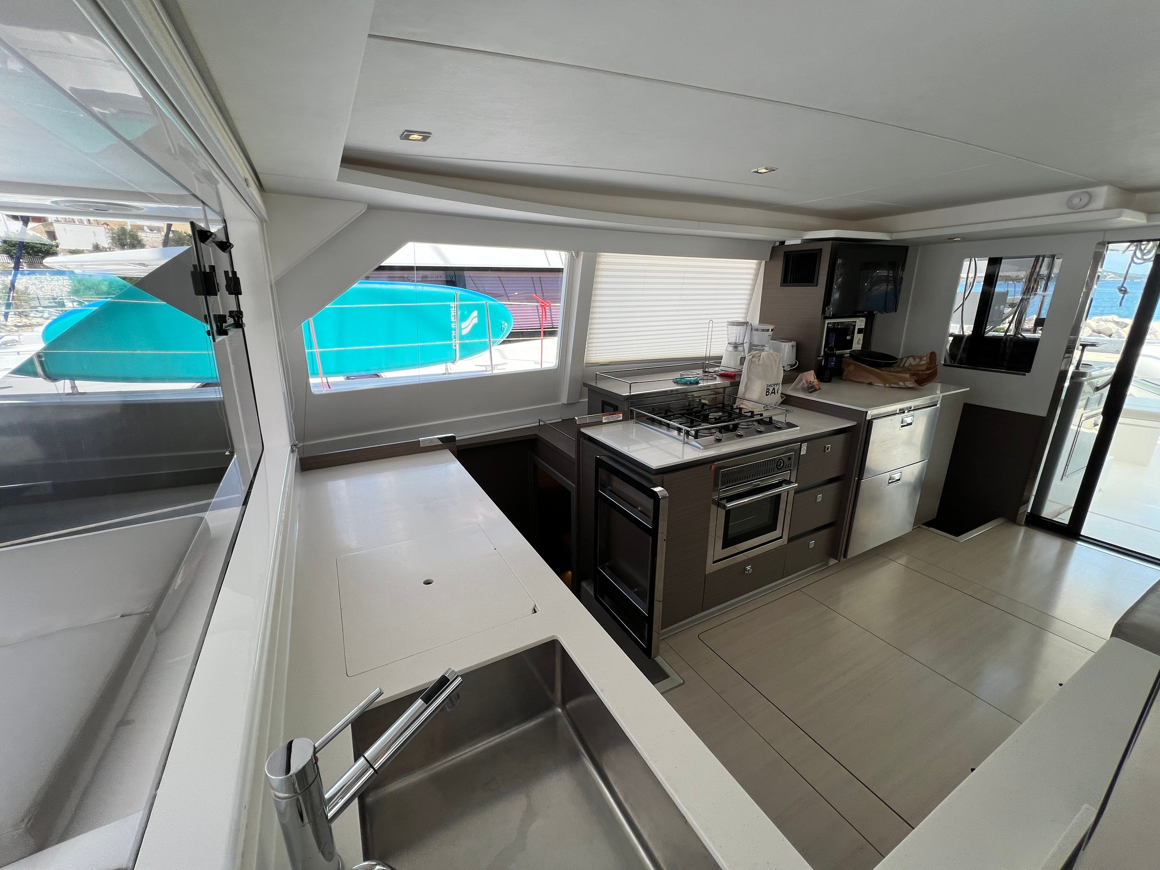 Leopard 50 | Moorings 22