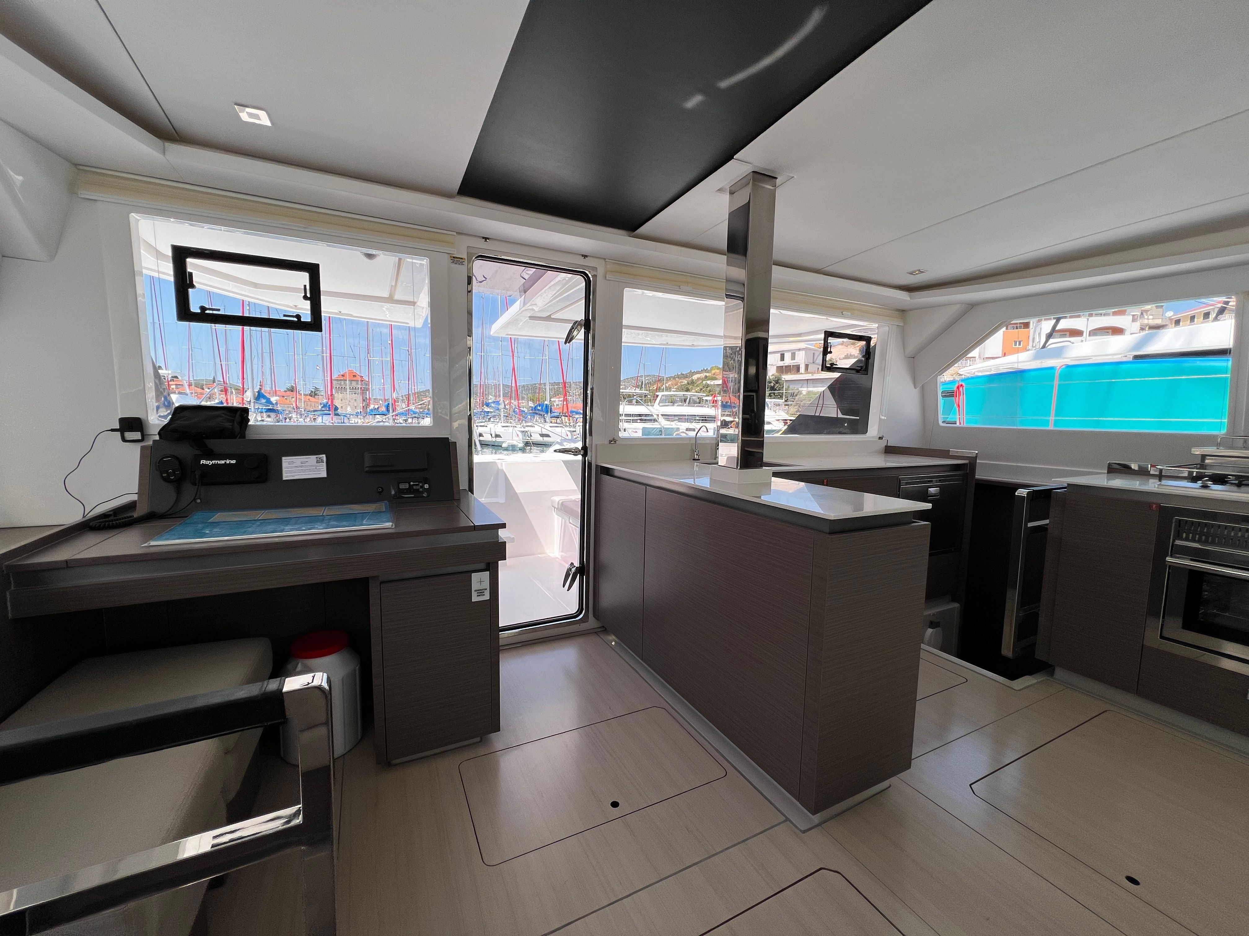 Leopard 50 | Moorings 22