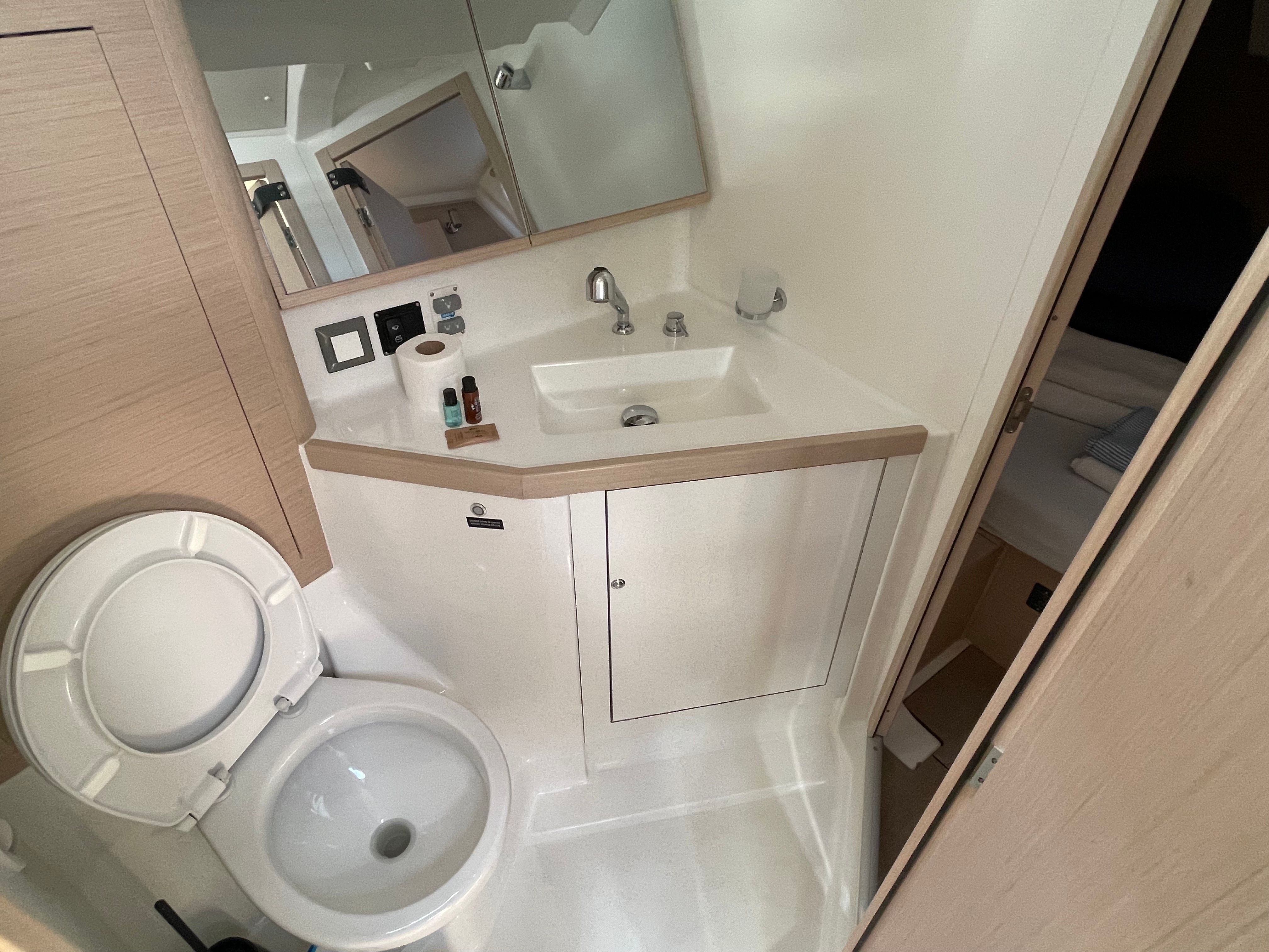 Beneteau Oceanis 46.1 | Sunsail 22