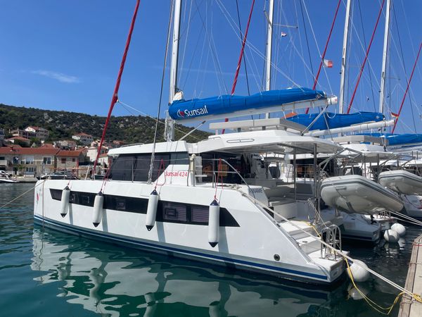 Leopard 42 | Sunsail 22