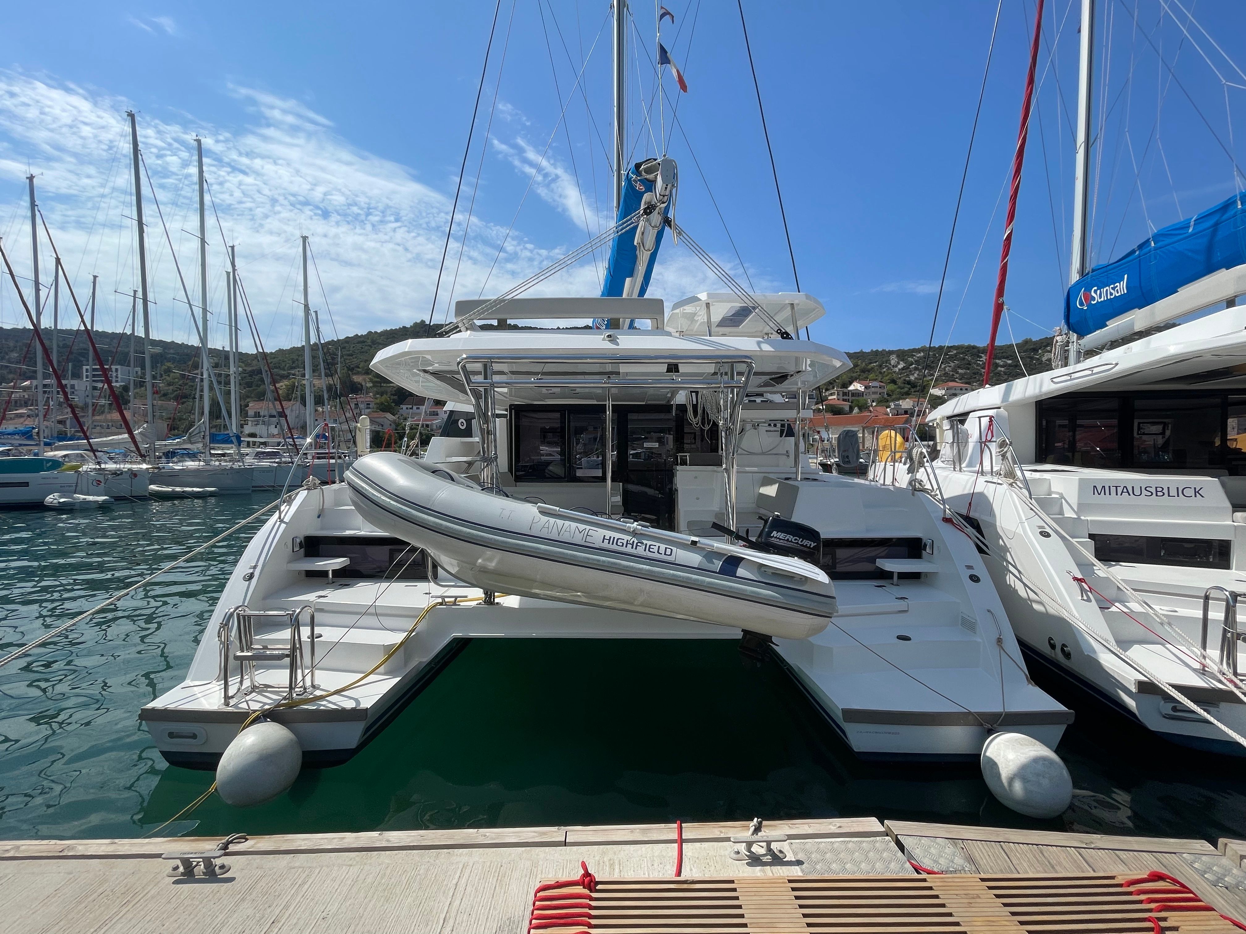 Leopard 42 | Sunsail 22