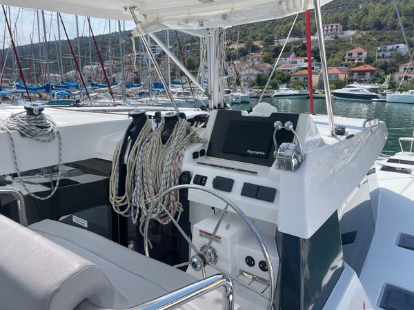 Leopard 42 | Sunsail 22