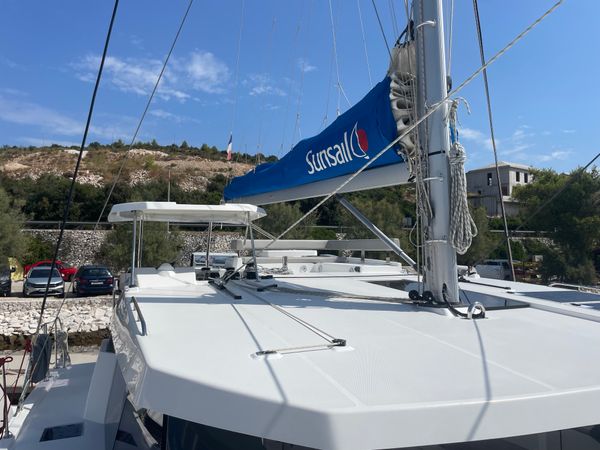 Leopard 42 | Sunsail 22