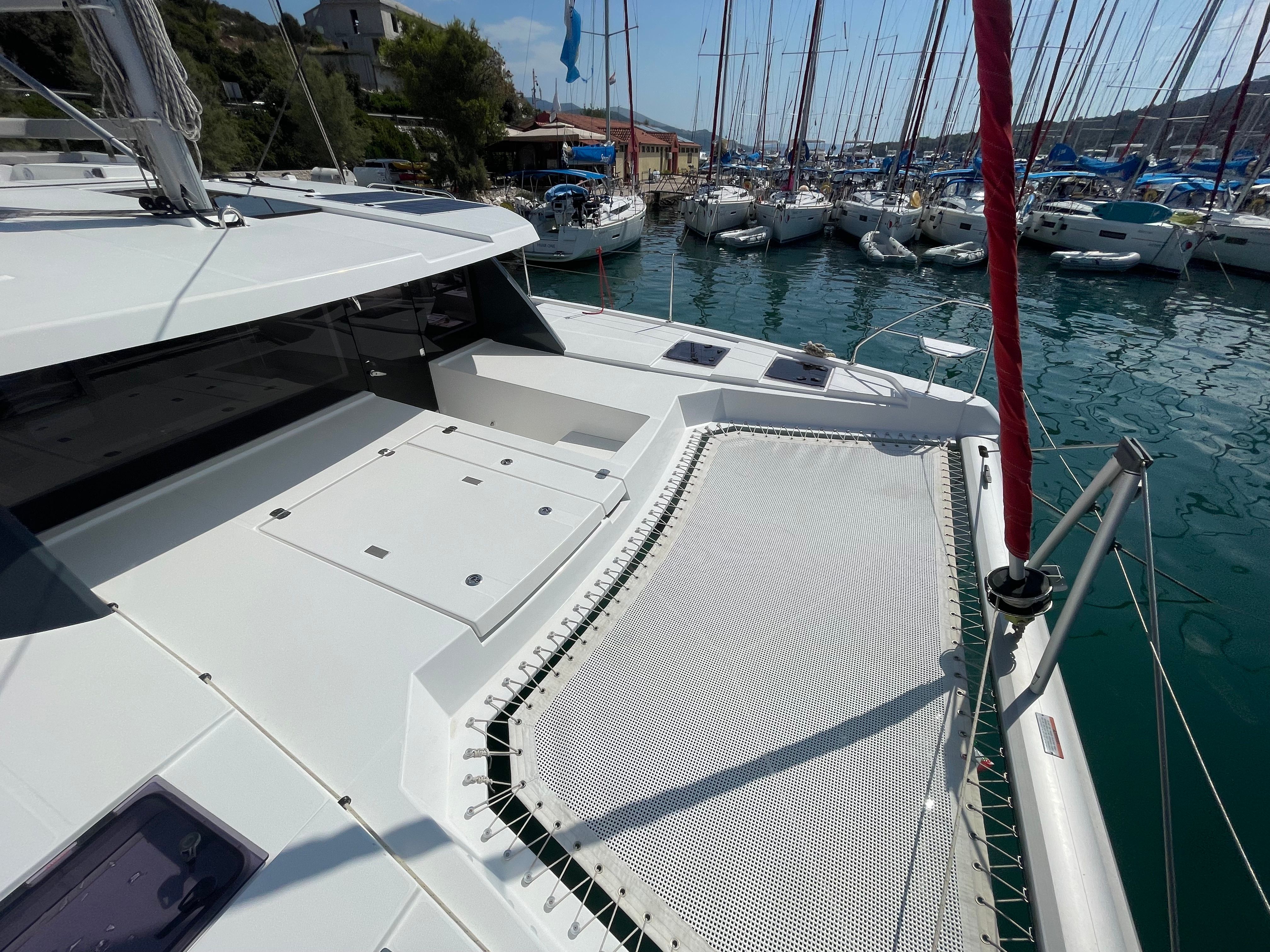 Leopard 42 | Sunsail 22