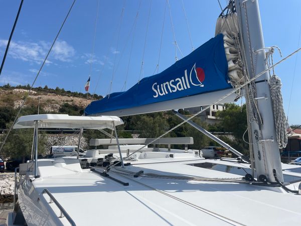 Leopard 42 | Sunsail 22