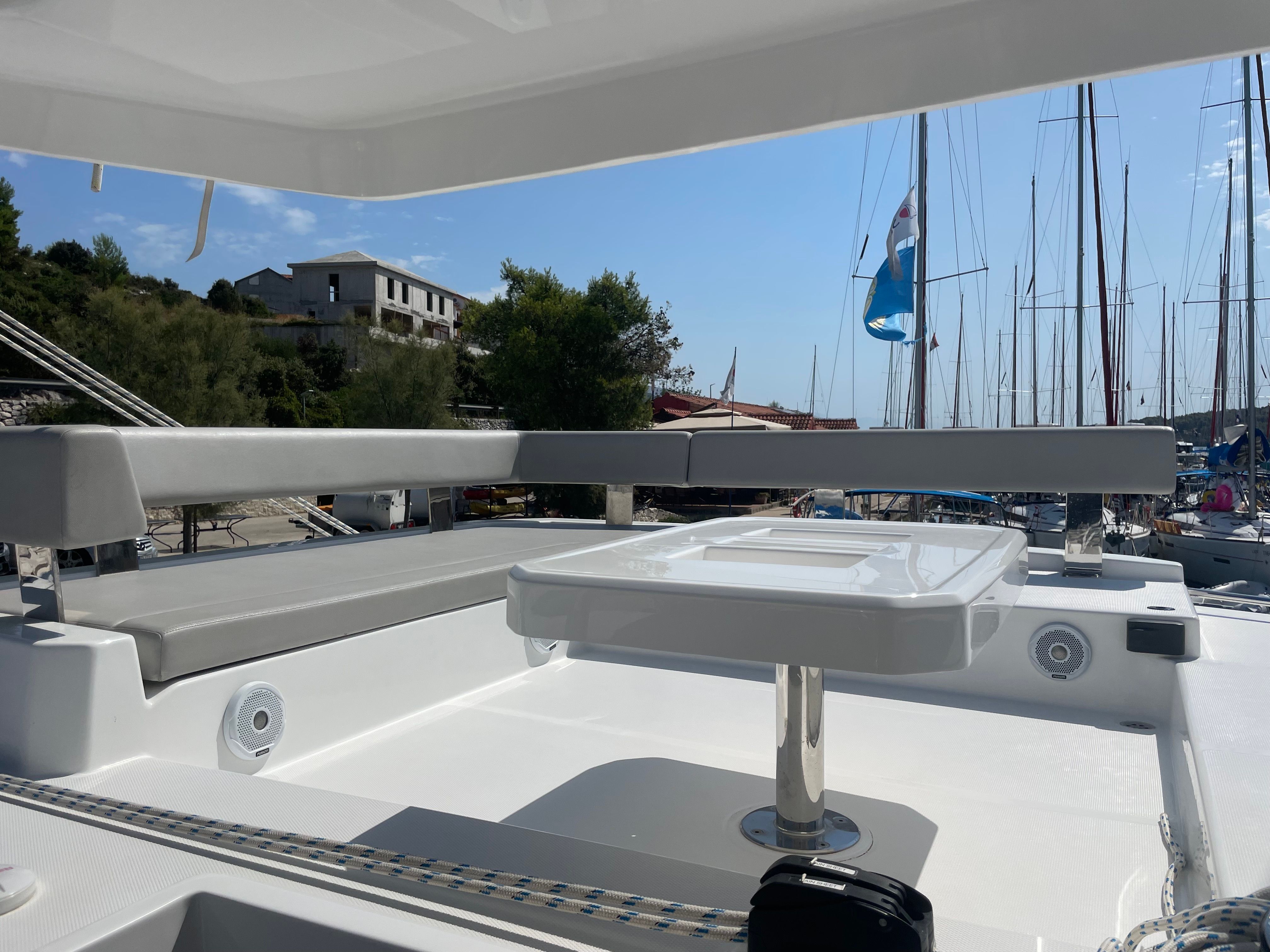 Leopard 42 | Sunsail 22