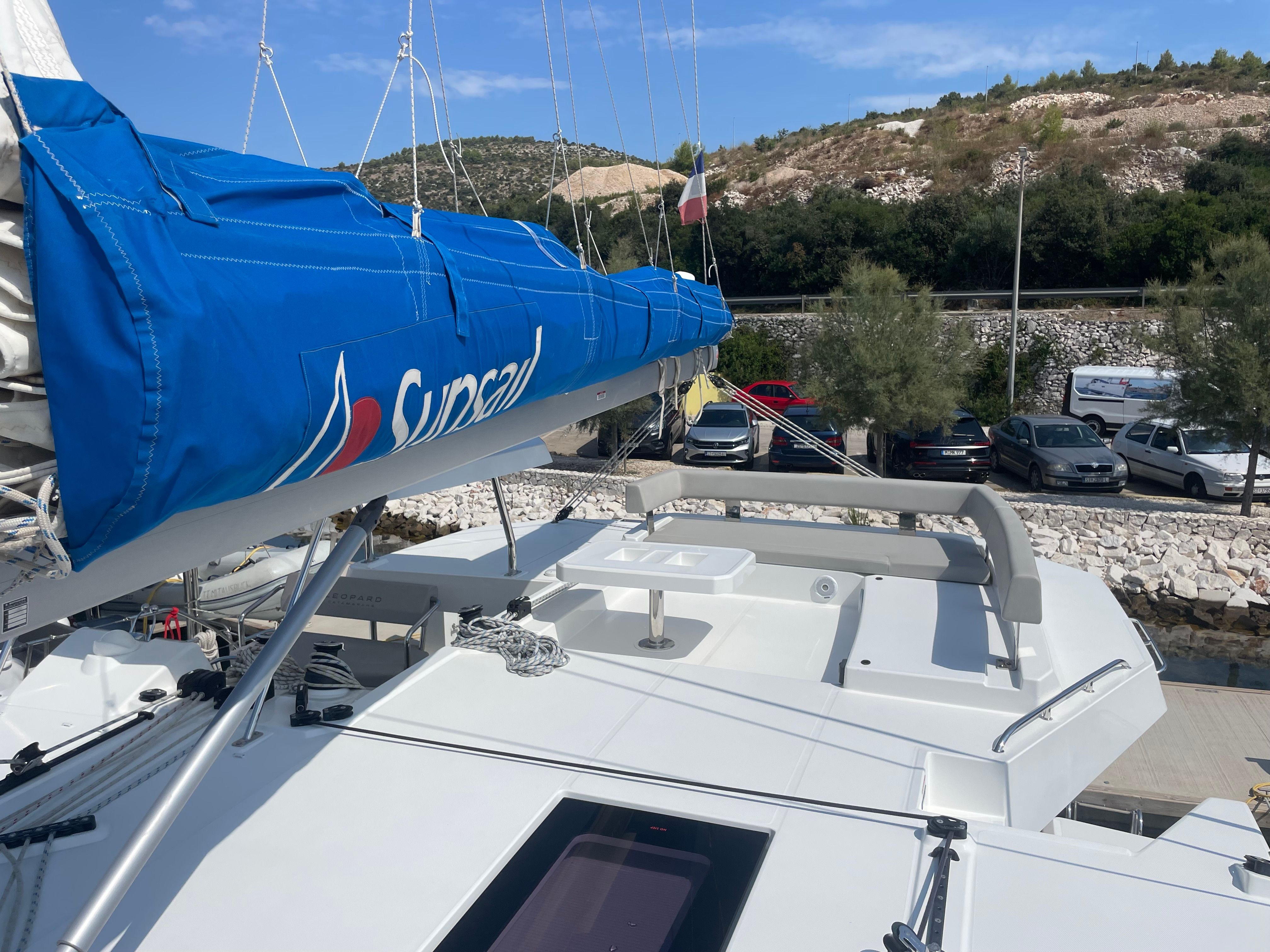 Leopard 42 | Sunsail 22