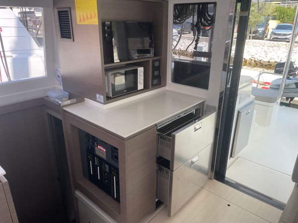 Leopard 42 | Sunsail 22