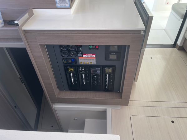 Leopard 42 | Sunsail 22