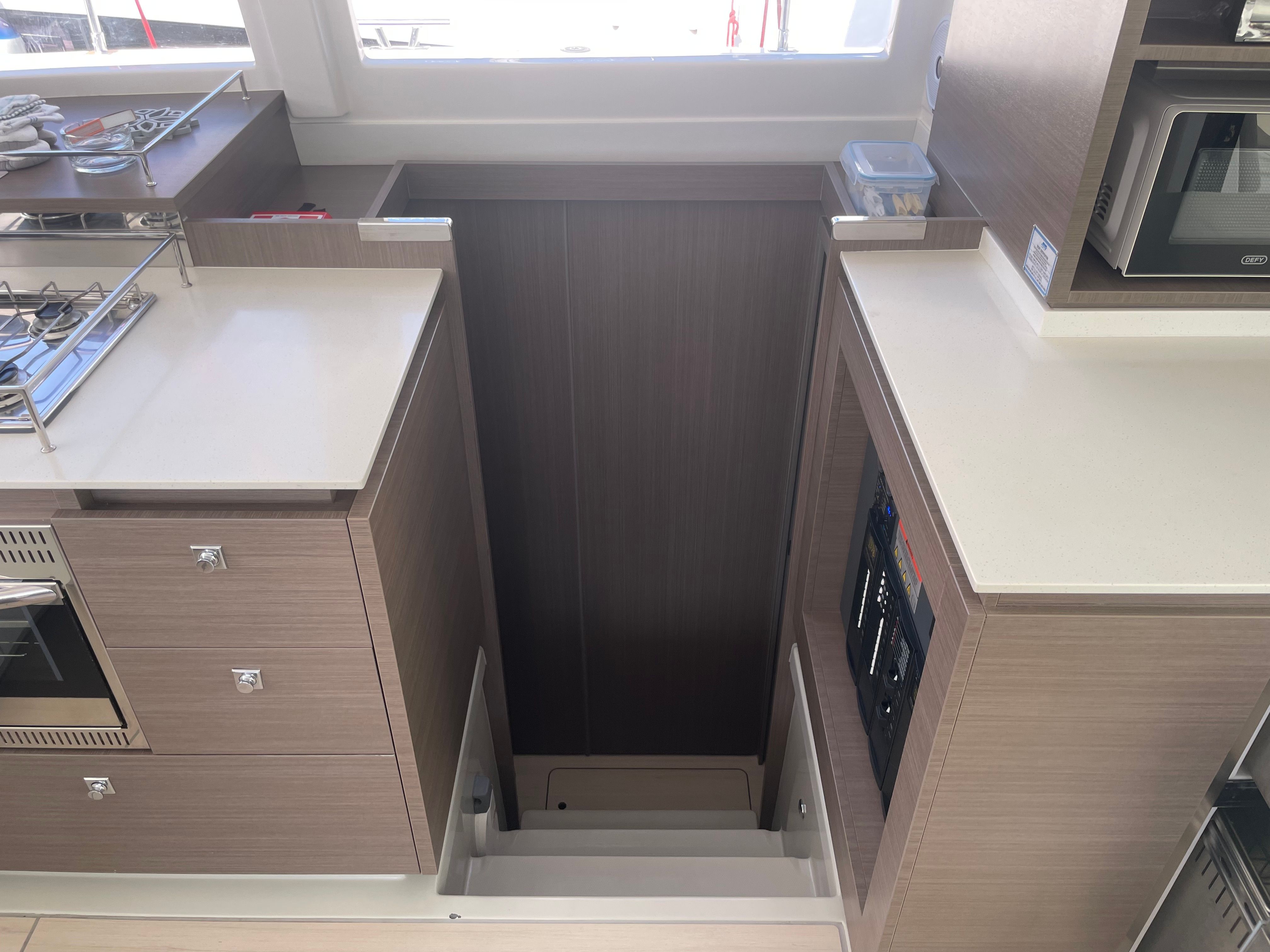 Leopard 42 | Sunsail 22