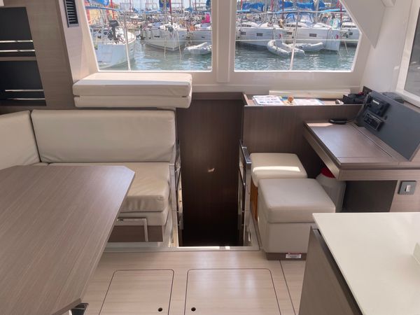 Leopard 42 | Sunsail 22