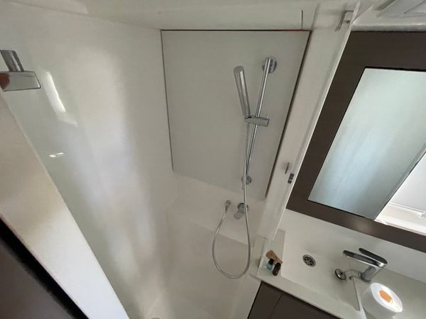 Leopard 42 | Sunsail 22