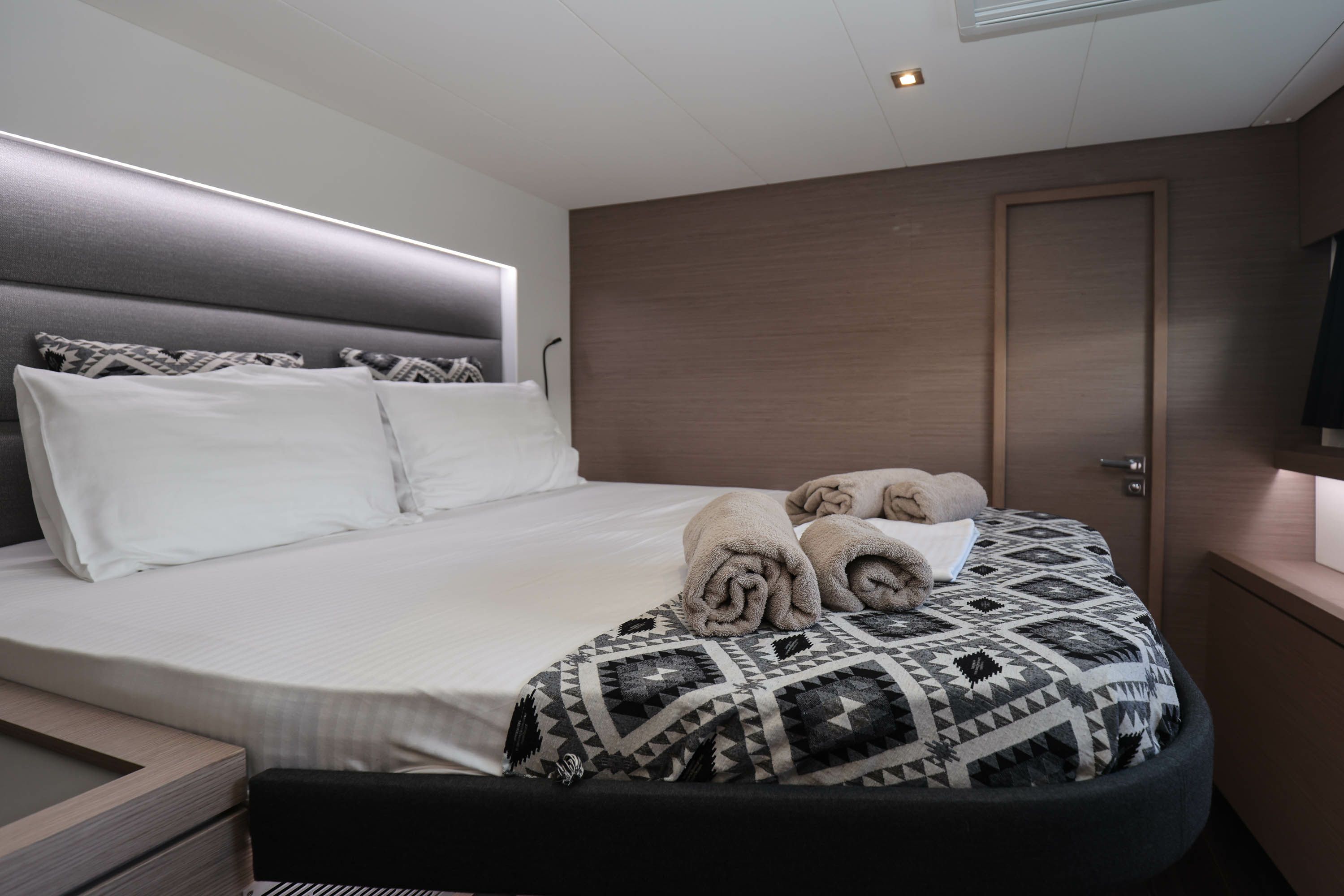 Fountaine Pajot Tanna 47 | Aquarella