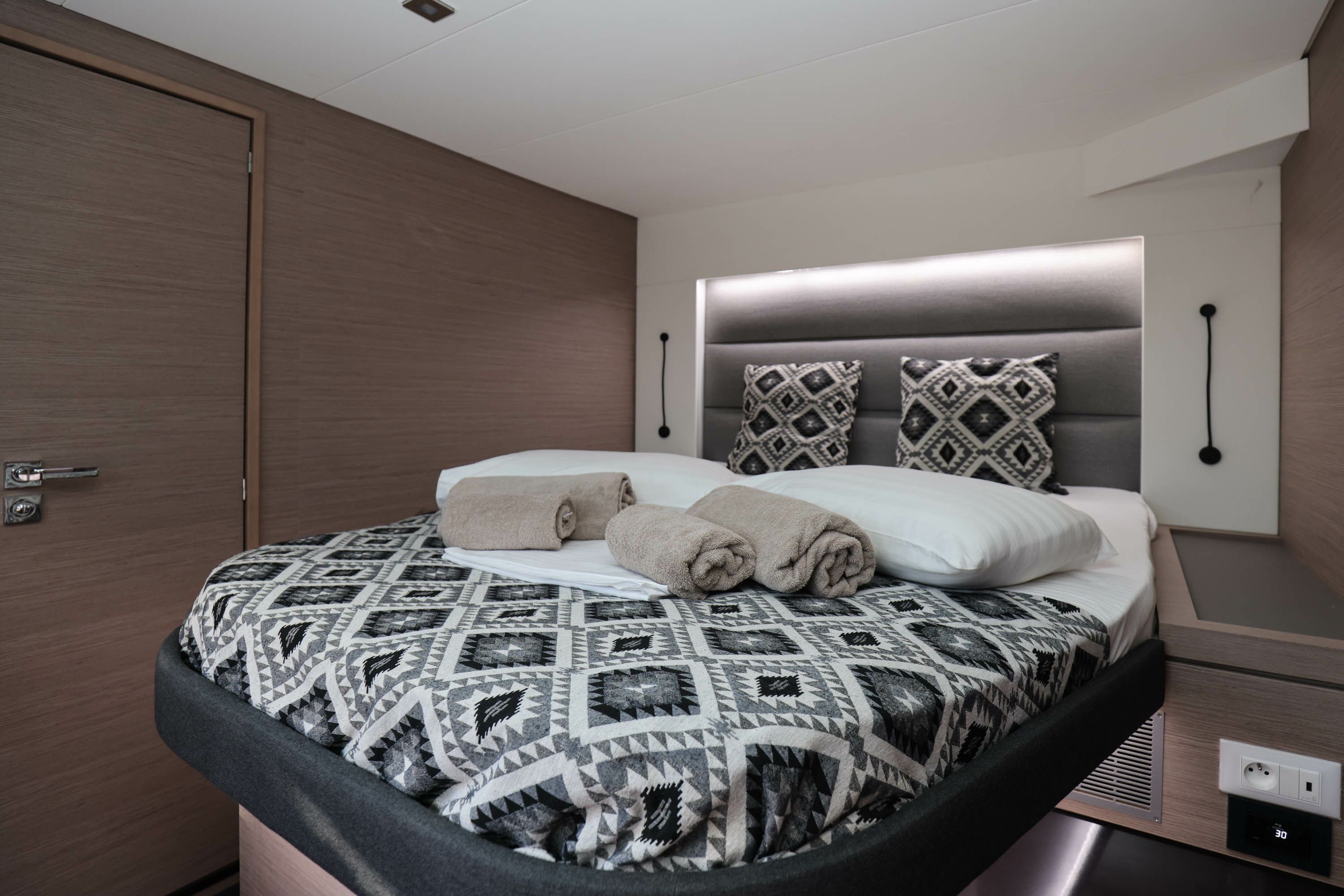 Fountaine Pajot Tanna 47 | Aquarella