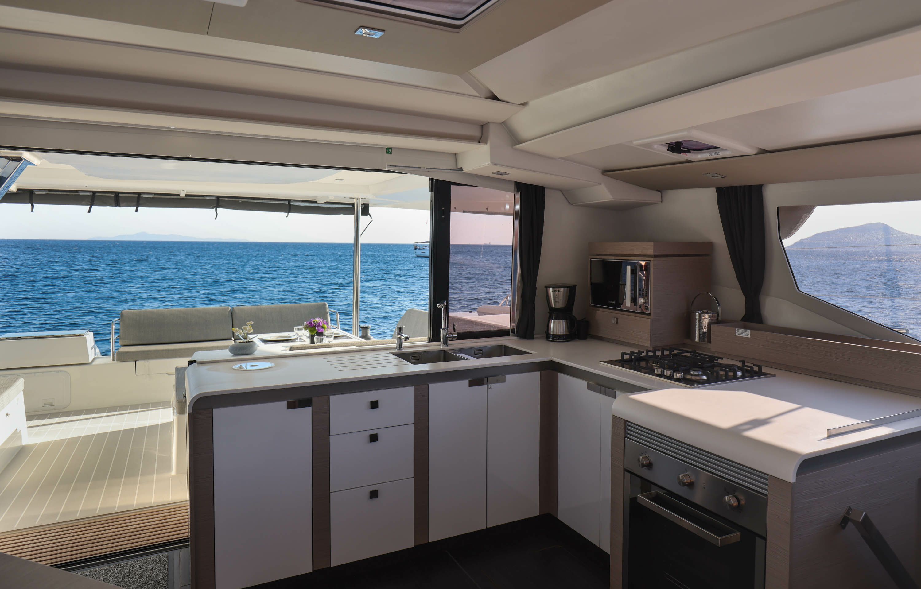 Fountaine Pajot Tanna 47 | Aquarella
