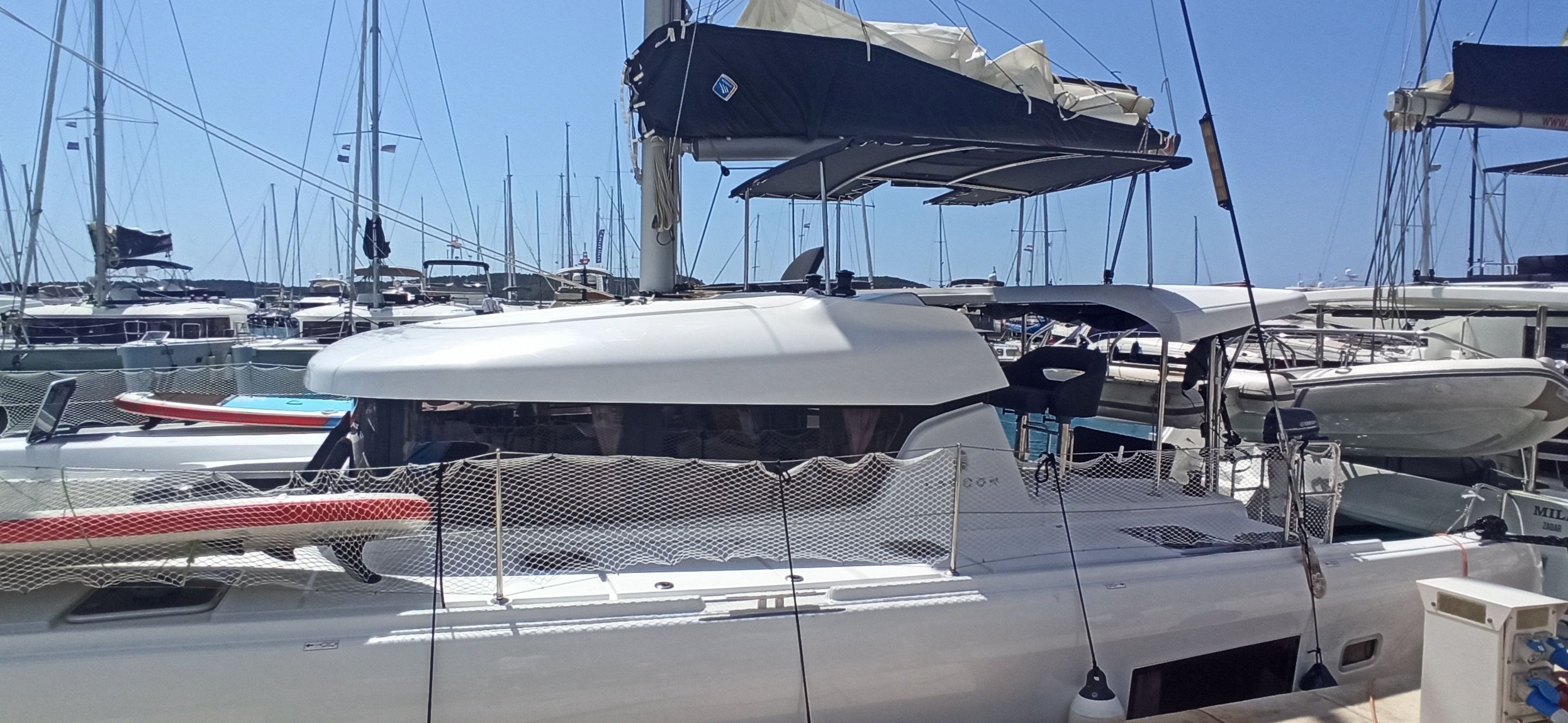 Lagoon 42 | Nera