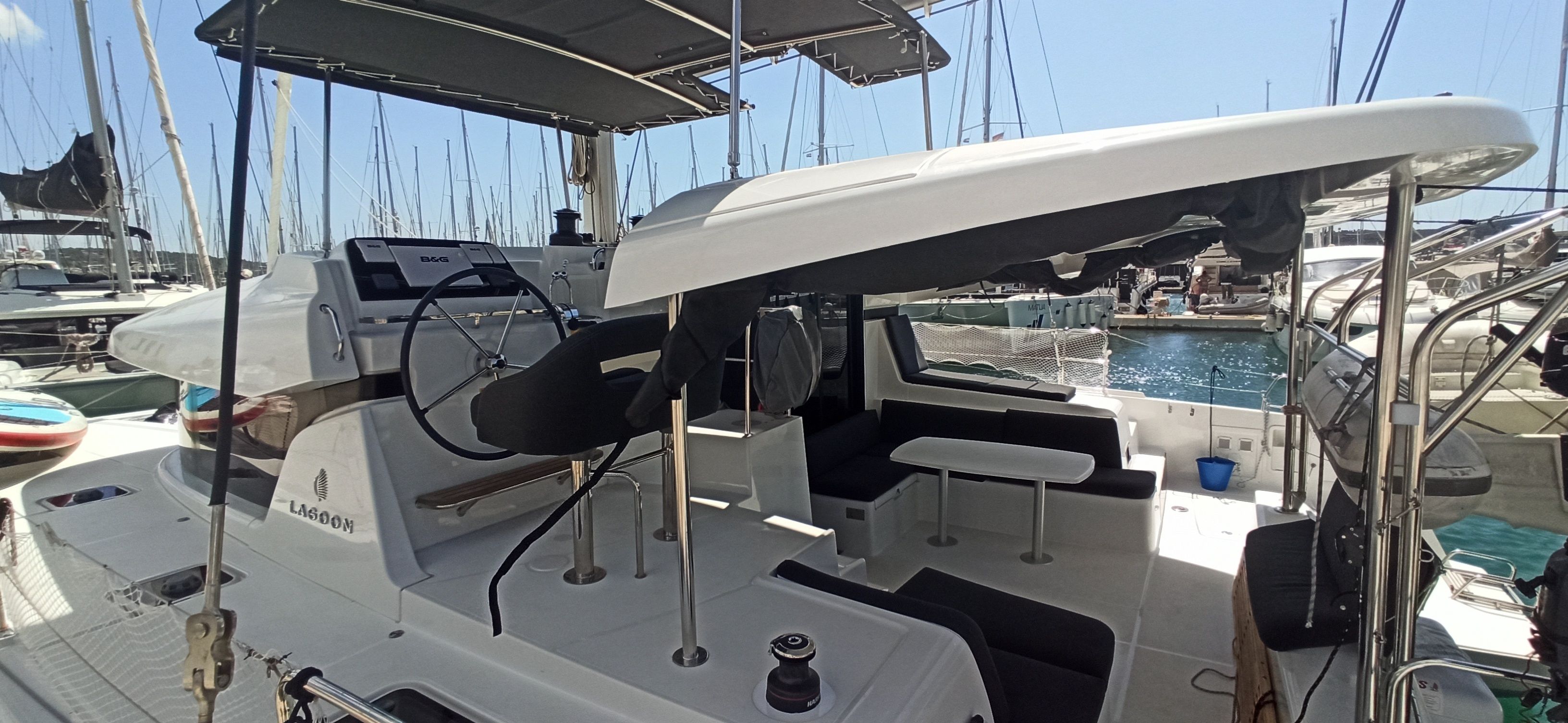 Lagoon 42 | Nera