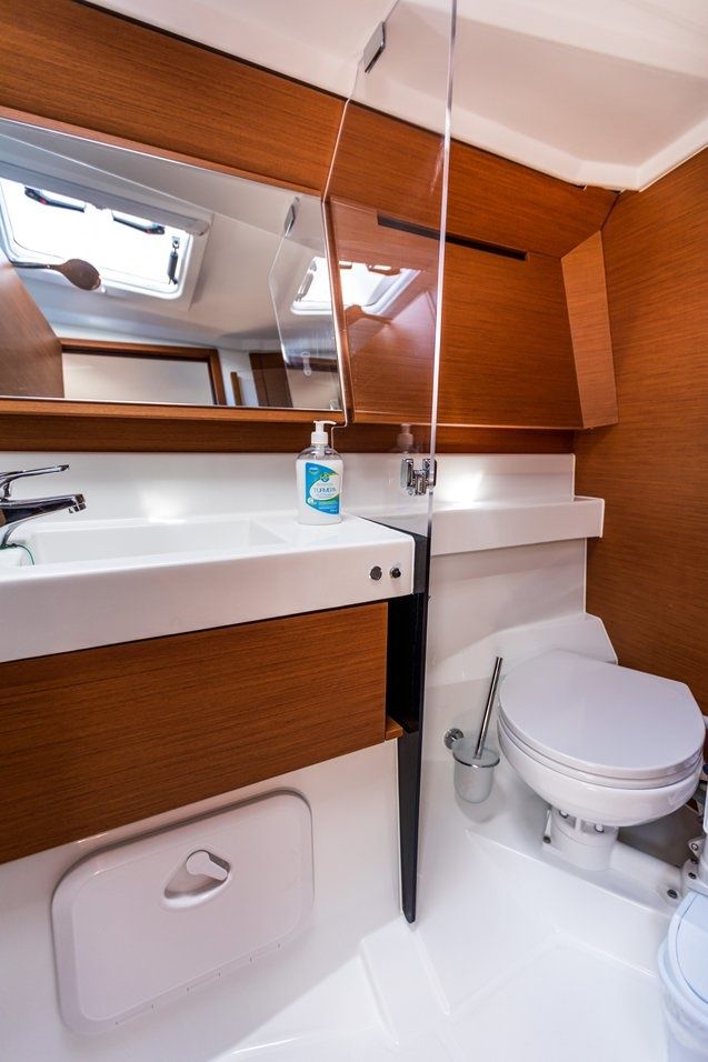 Jeanneau Sun Odyssey 410 | Feel The Magic