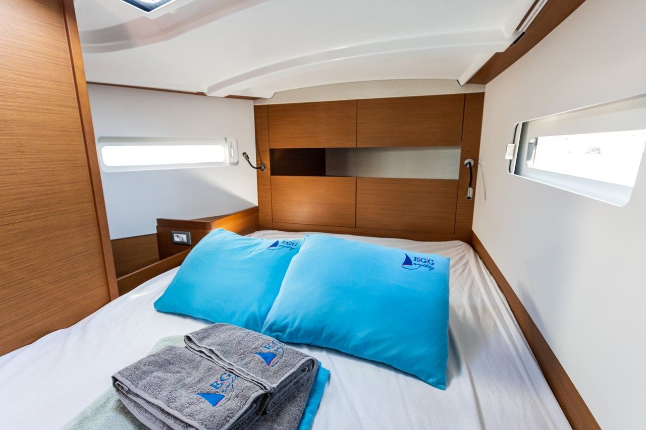Jeanneau Sun Odyssey 410 | Feel The Magic