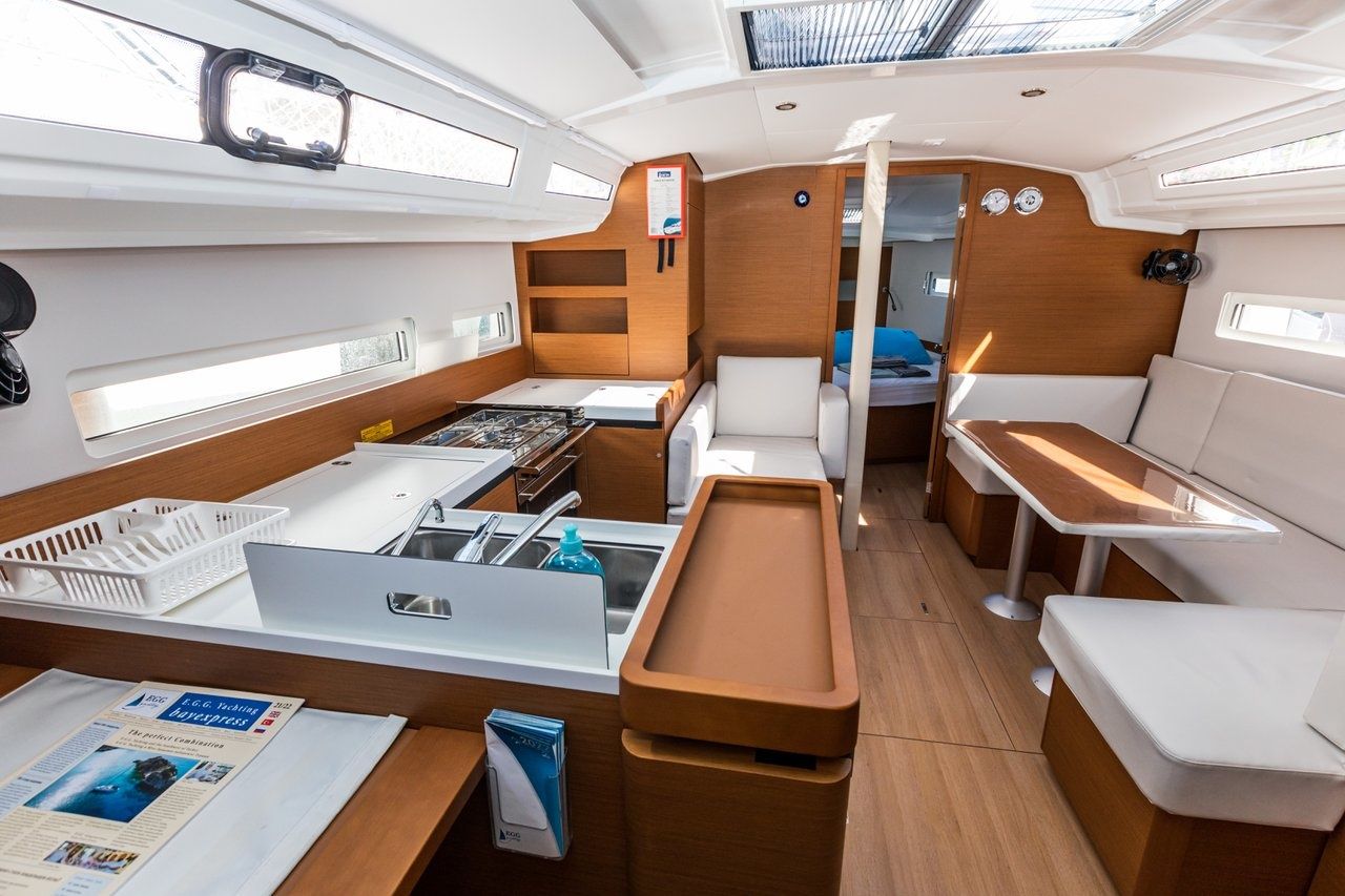 Jeanneau Sun Odyssey 410 | Feel The Magic