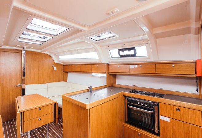 Bavaria Cruiser 37 | Coachina