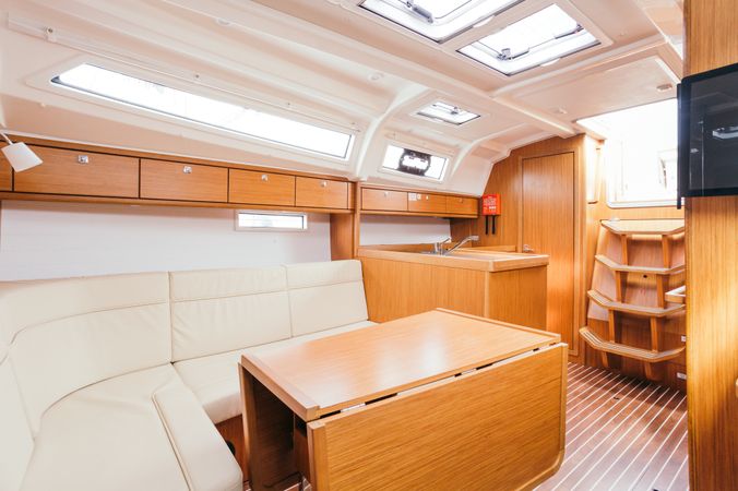 Bavaria Cruiser 37 | Coachina