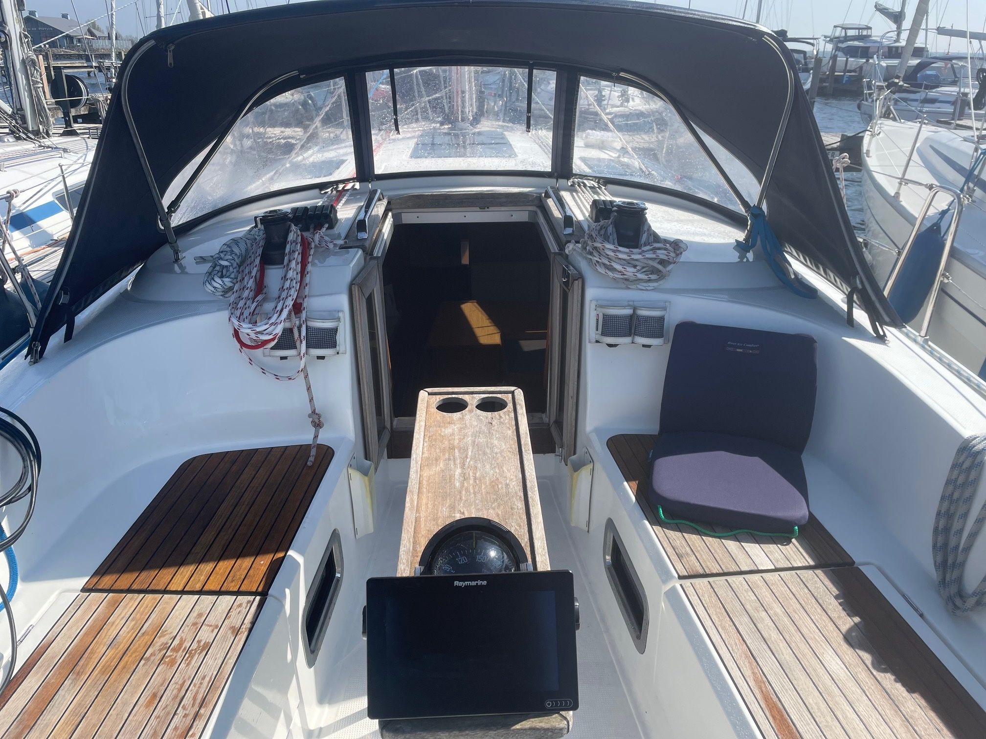 Bavaria Cruiser 37 | Rainbow