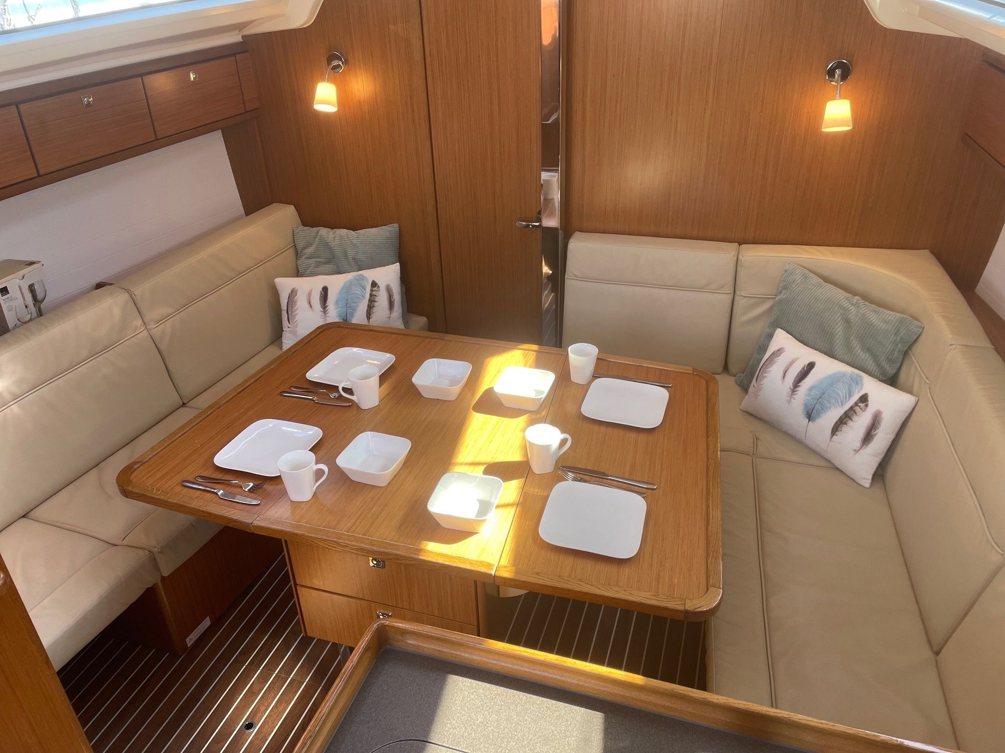 Bavaria Cruiser 37 | Rainbow