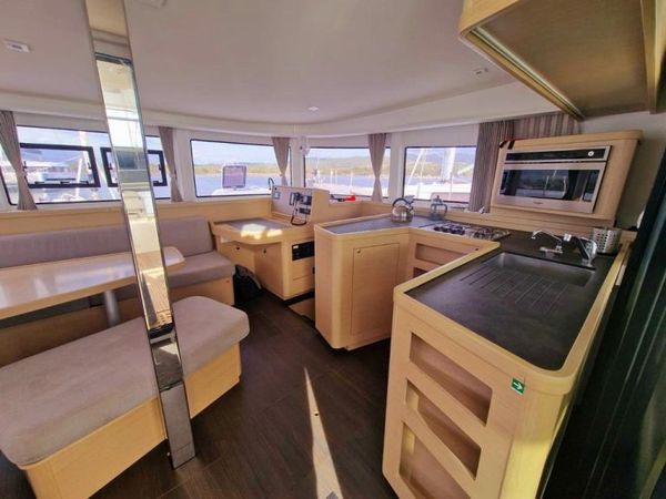 Lagoon 42 | Mezu Mare